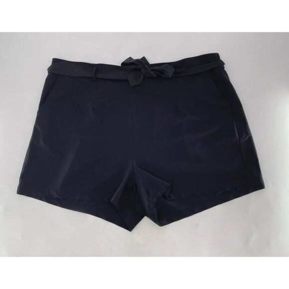 TORRID Plus Size Black Crepe Tie Front High Rise Shorts Pockets Size 4x‎ Preppy - Picture 1 of 9